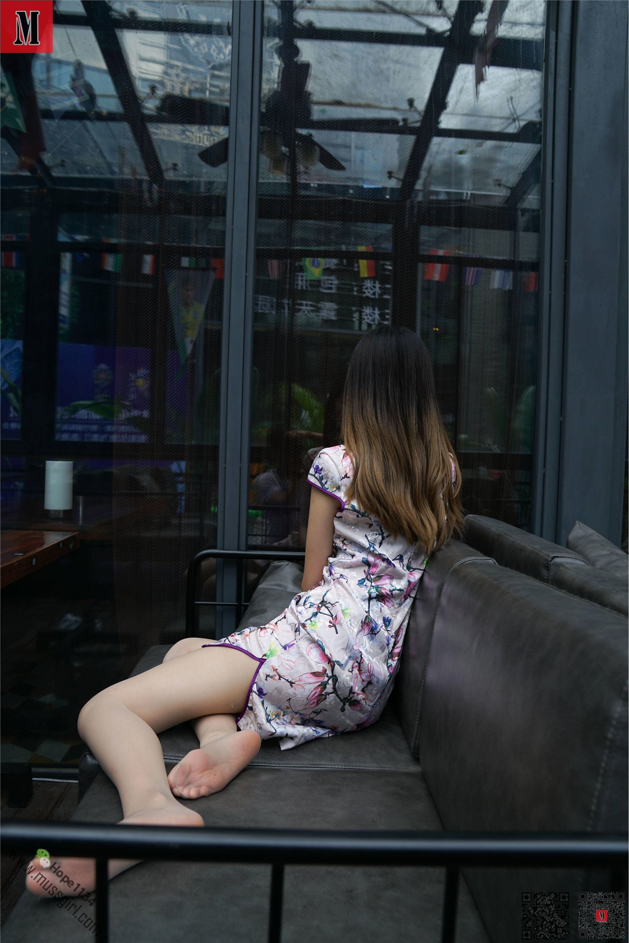 MussGirl慕丝女郎  NO.224 户外碎花旗袍肉丝